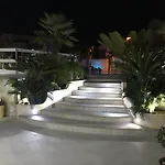La Hotel
