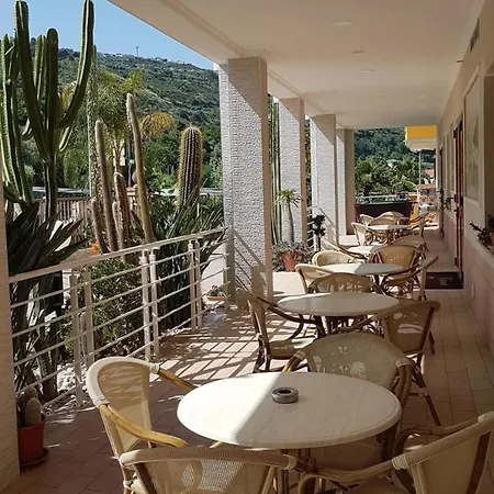 La Hotel