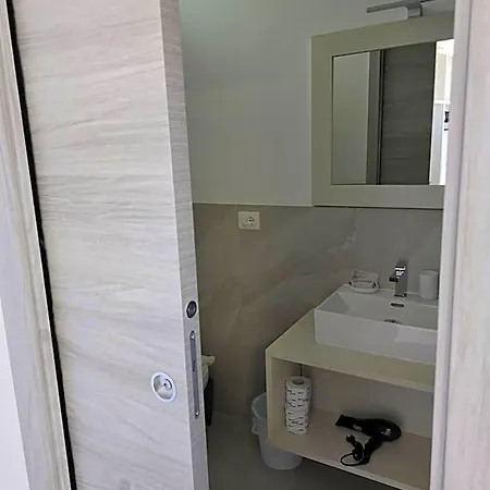 La 3*